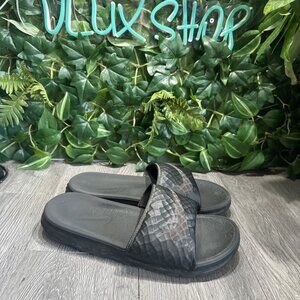 Nike Benassi Solarsoft Sandals Slides Size 9 Black Slippers On 705474-091 READ